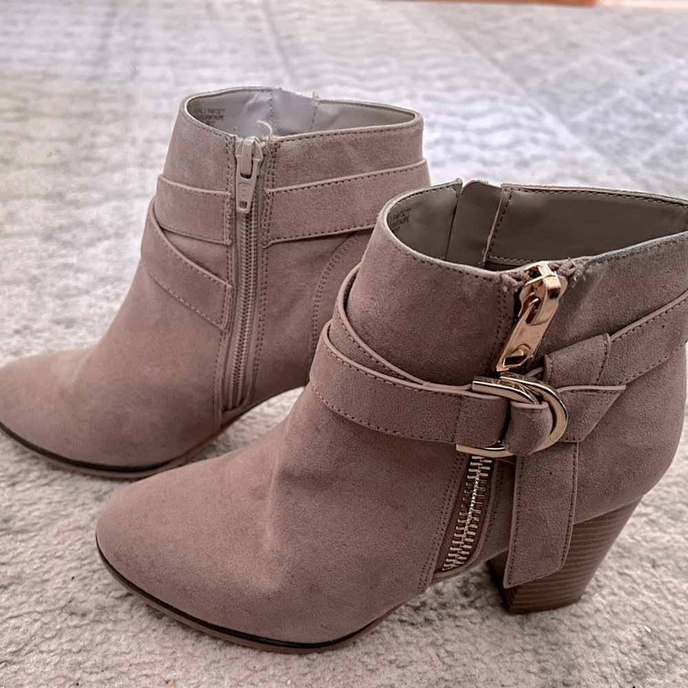 Women’s taupe boots